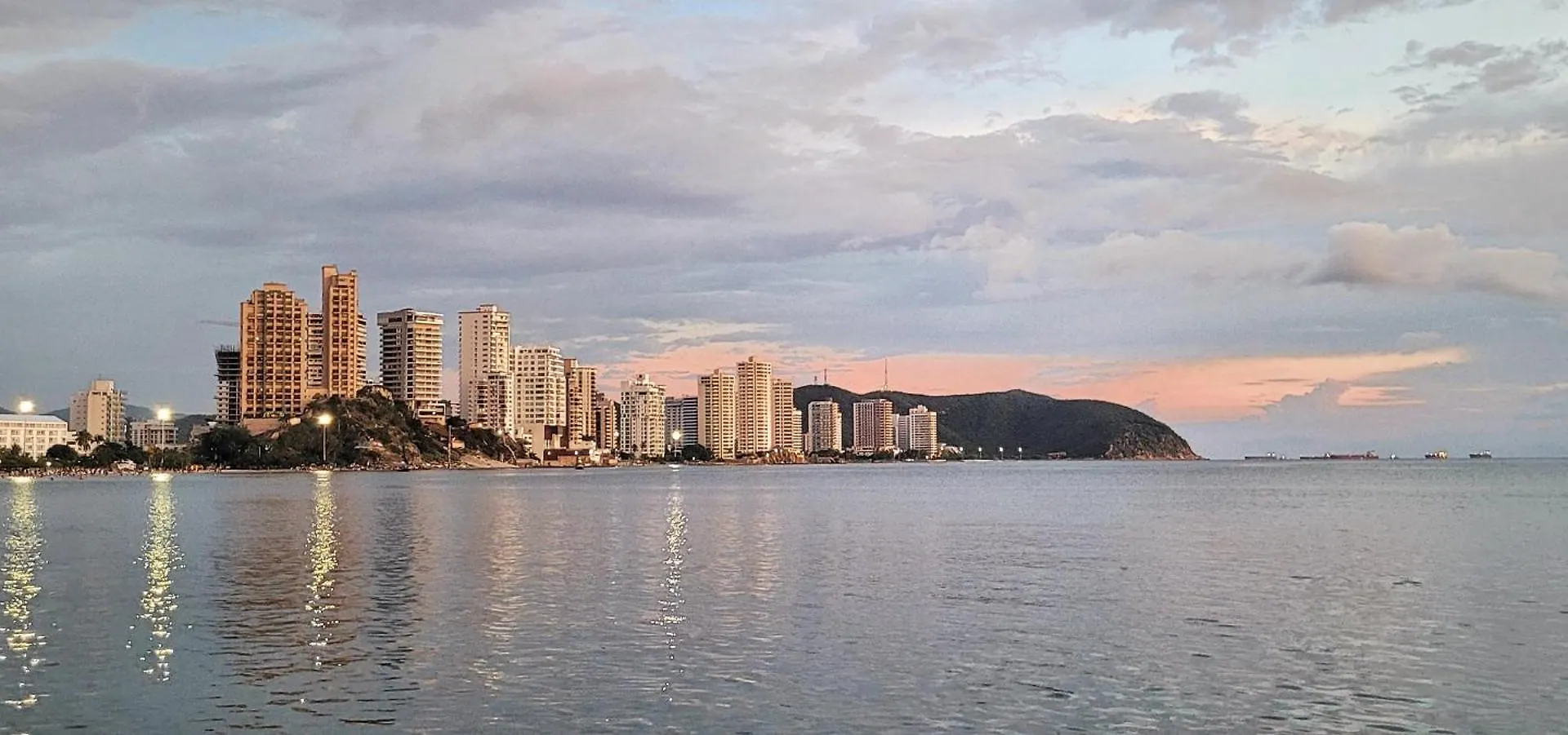 Apartamento a unos metros del mar en Santa Marta Gaira